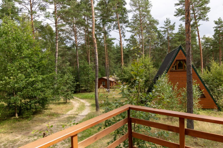 Spędź urlop w naszym ośrodku wypoczynkowym nad jeziorem, na Kaszubach. OW Sudomie zaprasza.